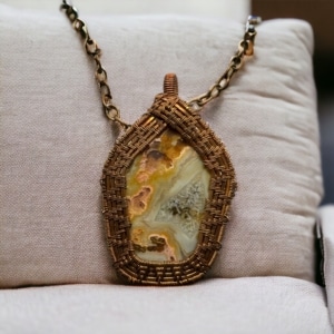 Agate with Weaved Copper Frame